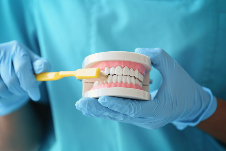 Całościowe leczenie dentystyczne – odkryj trasę do zdrowej i atrakcyjnego uśmiechów.